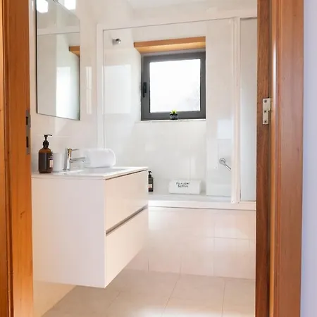 Konukevi Portugal Active Encosta House 4*