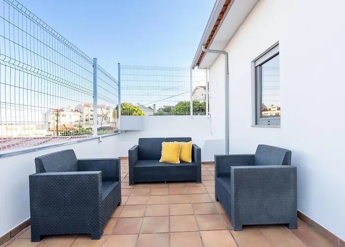 Portugal Active Encosta House 게스트하우스 4*