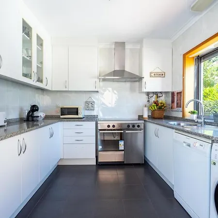 게스트하우스 Portugal Active Encosta House