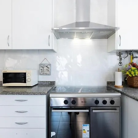 Portugal Active Encosta House 게스트하우스 4*