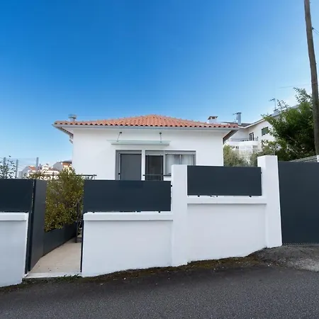 게스트하우스 Portugal Active Encosta House