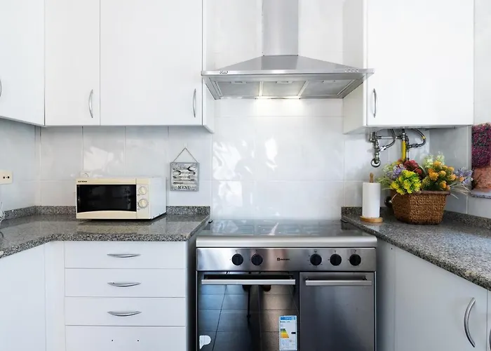 Portugal Active Encosta House בית הארחה 4*